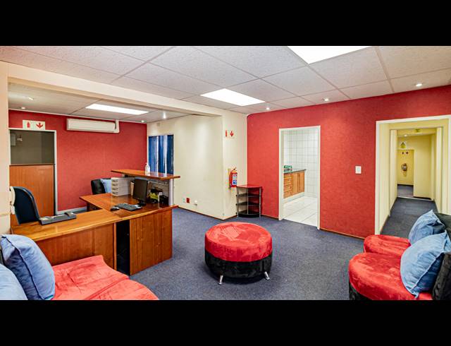 384M² OFFICE TO LET IN FERNDALE